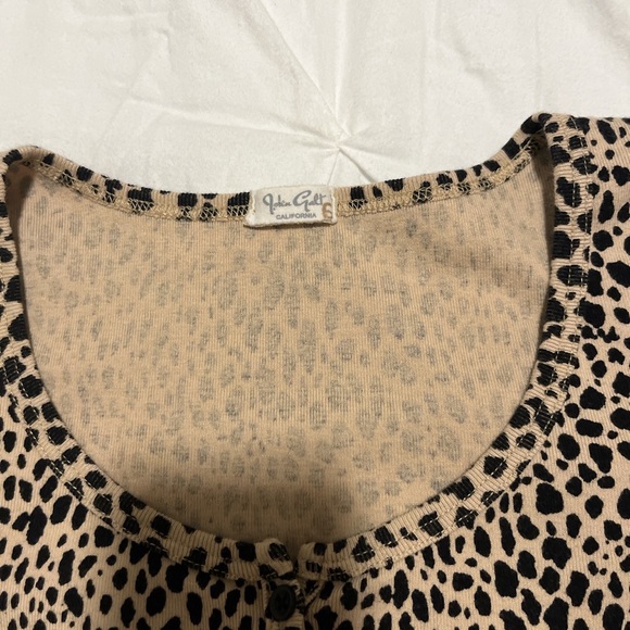Brandy Melville Shirt Cheetah / Leopard print - Picture 4 of 4